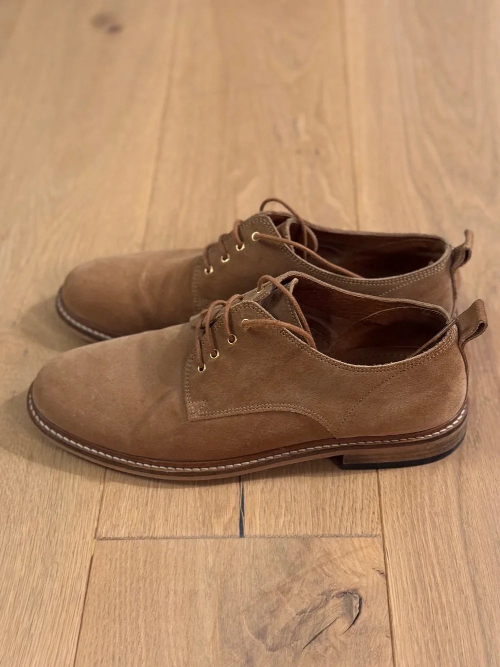 Men's Tan Suede Lace-Up Derby Shoes